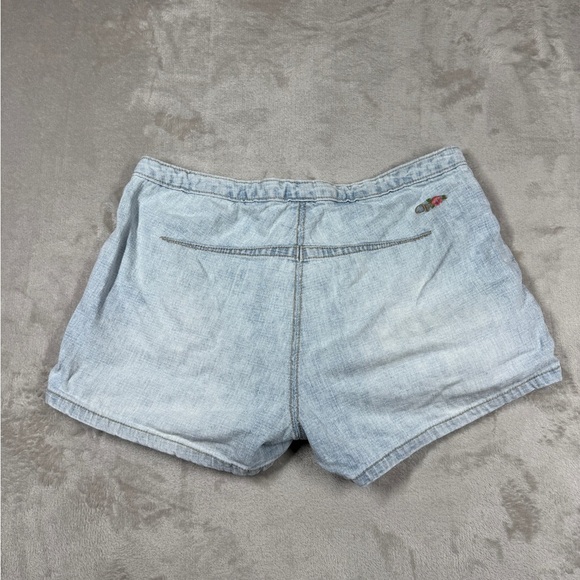 Vintage Surf OP Embroidered Floral Light Blue Jean Denim Hot Pants Shorts Size 3 - Picture 13 of 17
